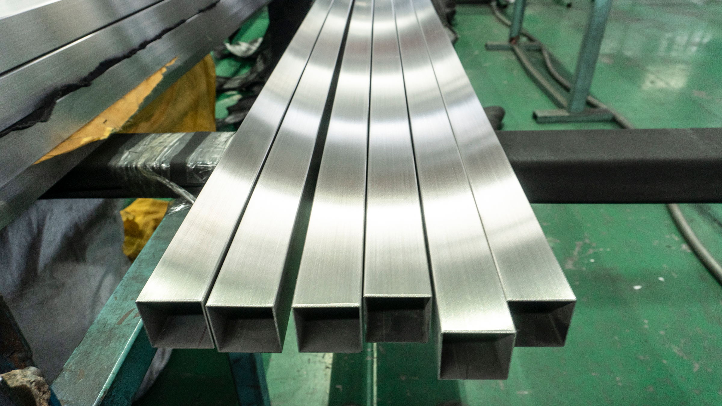 拉丝处理后的304wb万搏体育·（中国）平台官方网站管还防锈吗？