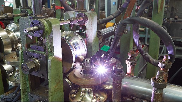 半导体轴径管升级：无缝到wb万搏体育·（中国）平台官方网站焊管的转变！