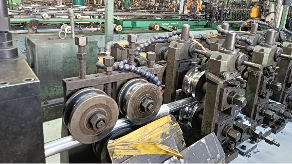 wb万搏体育·（中国）平台官方网站镜面板如何焊接