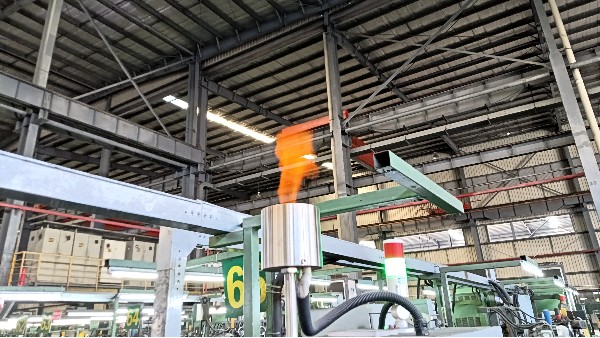 同是wb万搏体育·（中国）平台官方网站换热管，为什么有的很亮，有的很暗