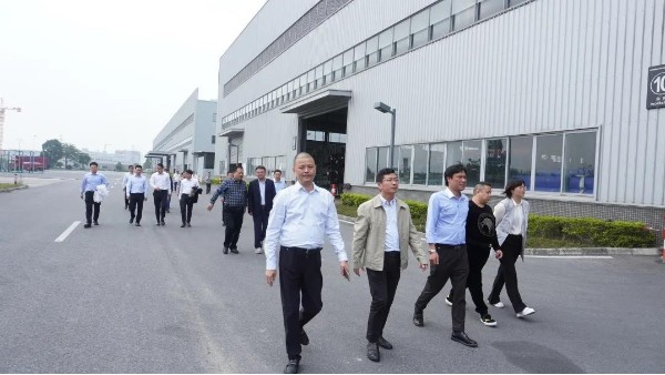 【集团动态】丨广西北港新材料董事长潘料庭一行到访wb万搏体育·(中国)平台官方网站集团 【集团动态】丨广西北港新材料董事长潘料庭一行到访wb万搏体育·(中国)平台官方网站集团